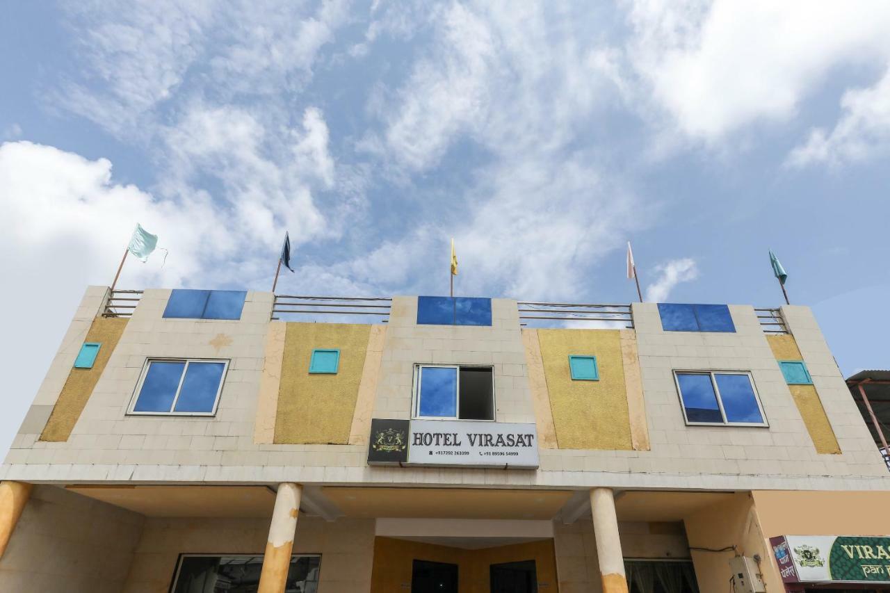 Oyo 43851 Hotel Virasat Māndu Buitenkant foto
